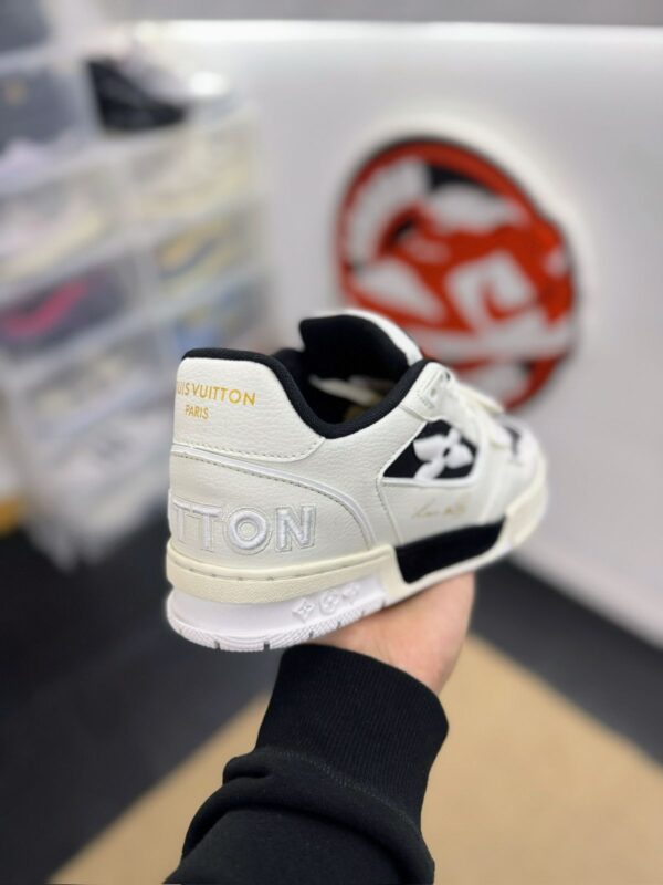 LOUIS VUITTON TRAINER SNEAKER - Image 3