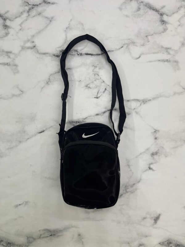 MORRAL NIKE SWOOSH PATTERN BLACK