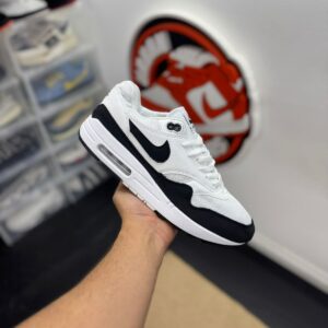 NIKE AIR MAX 1