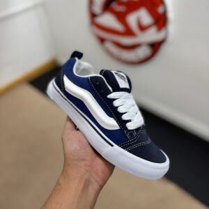 VANS KNU SKOOL