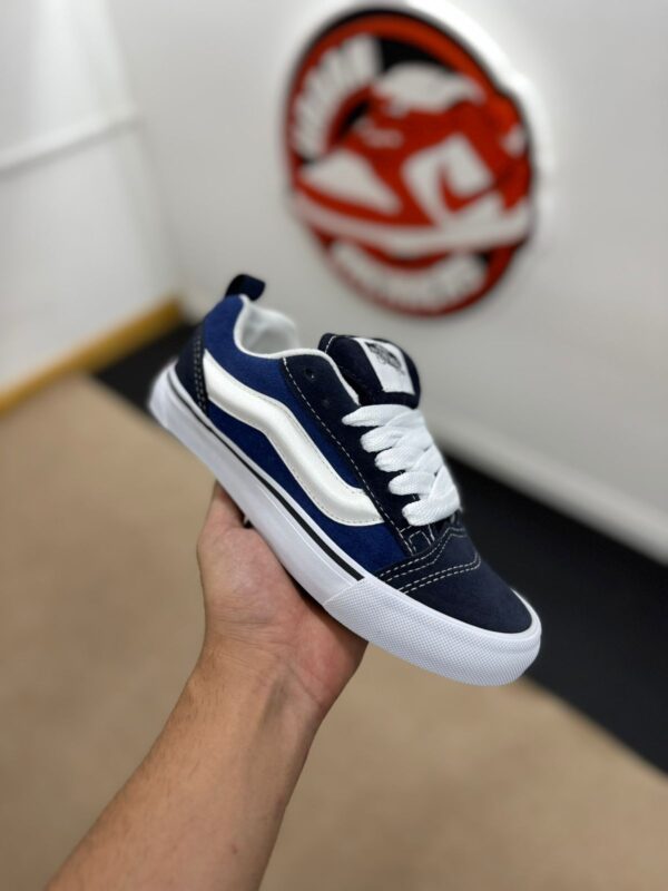 VANS KNU SKOOL