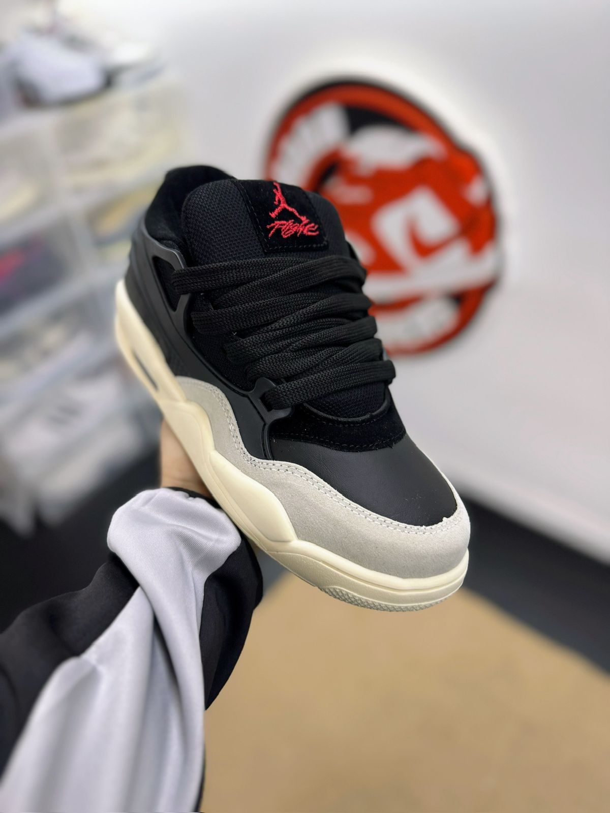 AIR JORDAN 4 RM - Image 2