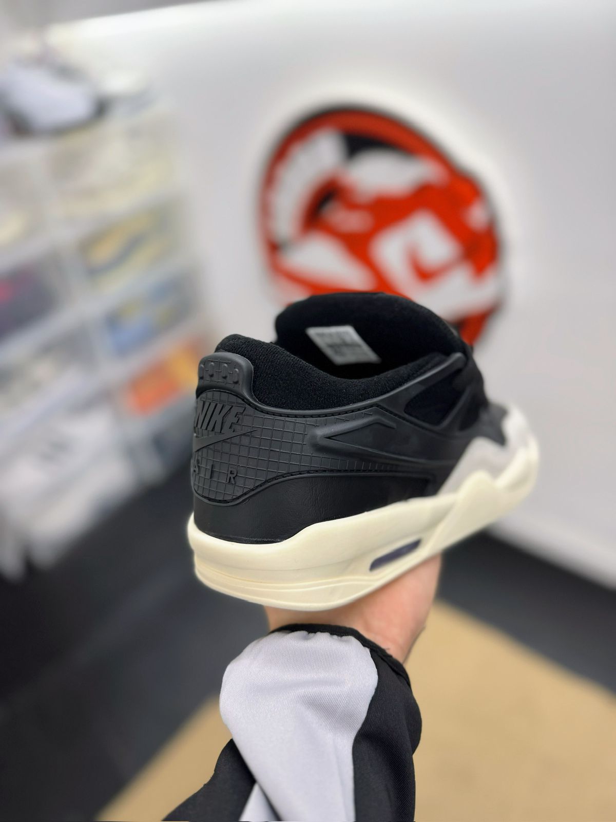 AIR JORDAN 4 RM - Image 3